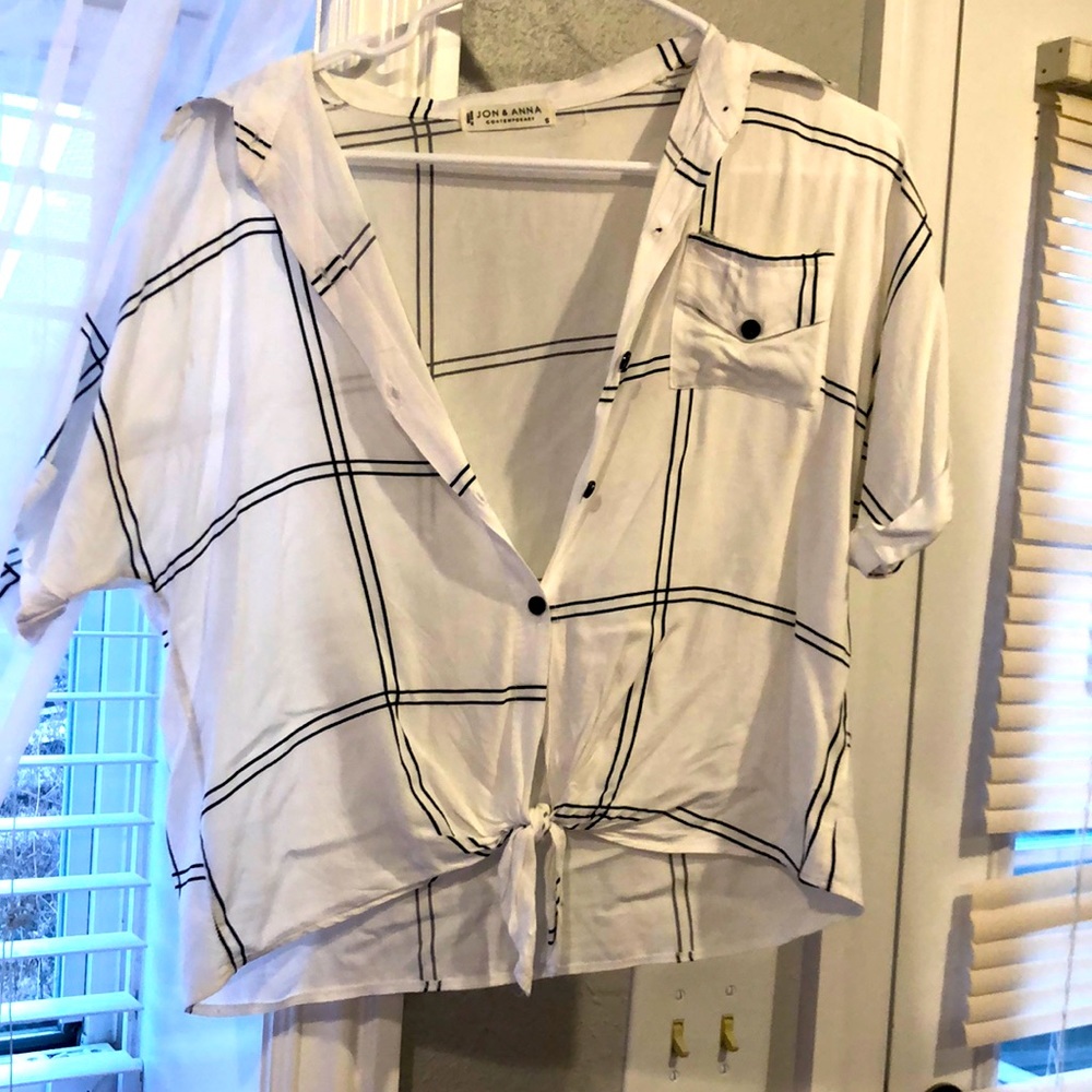 White and black striped blouse